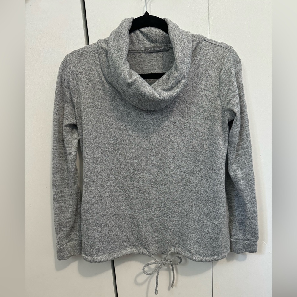 ⚡️3/ $20⚡️Loveappella turtle neck sweater